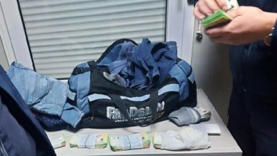 Sprečen šverc: U čarapama sakrio 59.000 evra
