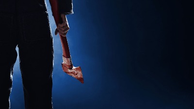 Napala majku sekirom, pa u krvavoj spavaćici šetala ulicom!