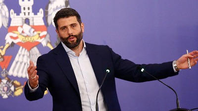 Opozicija će tražiti smenu Šapića na sednici Skupštine Opozicija će tražiti smenu Šapića na sednici Skupštine