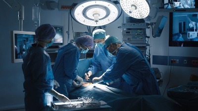 Rodbina pacijenta napala hirurga u Loznici
