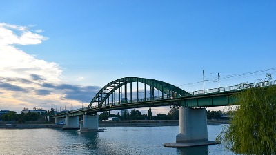 Stari savski most smeta Beogradu na vodi - KINEZI PRAVE NOVI?!
