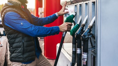 Objavljene nove cene goriva pred Prvi maj: Jefitnije pred praznike