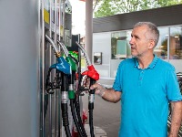 Direktor benzinske stanice o ceni goriva: Biće preskupo ako...