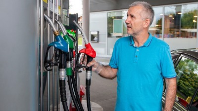 Direktor benzinske stanice o ceni goriva: Biće preskupo ako...