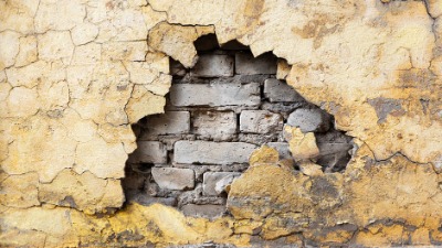 "Kad već predsednik dolazi, nek prođu pored škola, ali oprezno da me ne padnu fasade"