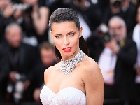 Tajna VRHUNSKOG izgleda Adrijane Lime: Evo kako svetska lepotica ostaje u formi