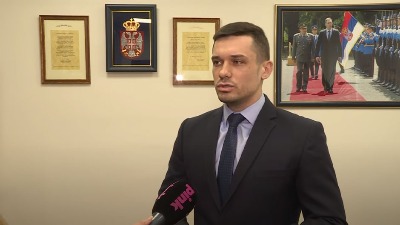 Stanari "uhapsili" Relju Ognjenovića, direktora PIO fonda, i pozvali policiju! (VIDEO)
