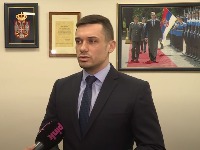 Zapaljen auto Relje Ognjenovića, direktora PIO Fonda: Luksuzni BMW u plamenu