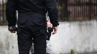 Drama na jugu Srbije: Naoružana devojka (20) ušetala u školsko dvorište