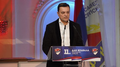 "Svaki od 3.100 klubova u Srbiji je u rukama politike, trebaju sigurni glasovi"