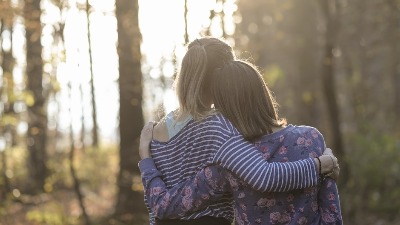 ISTI POSAO - MANJA PLATA! Žene u Srbiji u minusu i do 200 evra