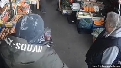 Užas na Karaburmi: Nasilnik tuče ženu na pijaci (VIDEO)
