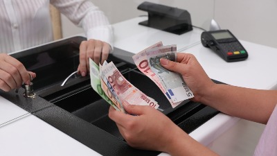 NBS DONELA HITNU MERU Ukinula proviziju u menjačnicama