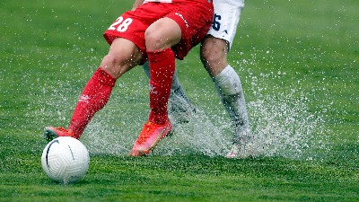 Novi haos u srpskom fudbalu: Navijač udario trenera u nos