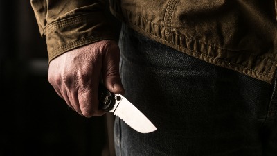 Okončana drama: Muškarac sa nožem pretio da će se ubiti