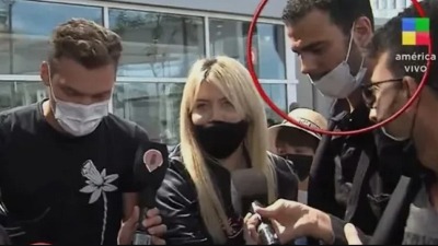 I Vanda ima švalera - telohranitelja! I Vanda ima švalera - telohranitelja!