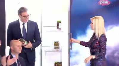 Kako je Vučić izašao iz frižidera i sačuvao SNS-u milione