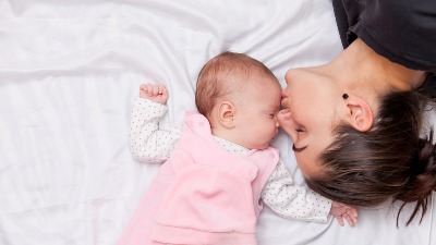 Pet laži u koje poveruju sve žene kada rode bebu