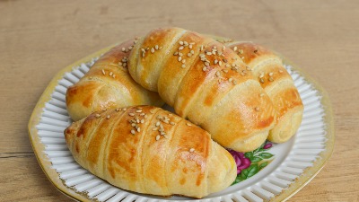 Kupus kifle sa feta sirom: Zlatna korica i neodoljivo kremast fil