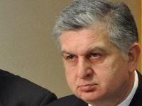 Šajn: EU da uvede sankcije svim funkcionerima SNS