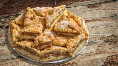 Lenja pita sa jabukama pravljena na starinski način