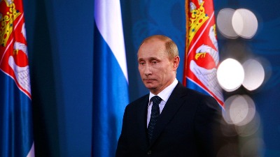 Šef MI6: Putin laže svet, laže svoj narod, možda laže i samog sebe