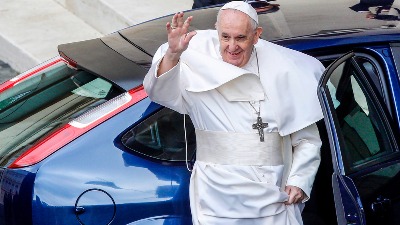 Papa svekrvama: Pripazite na svoj jezik