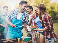 Idealne za Prvi maj: Tri salate koje savršeno idu uz roštilj