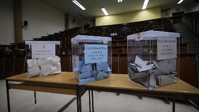 Ključ uspeha opozicije - smanjiti rasipanje glasova i animirati građane preko 65 godina da glasaju za njih