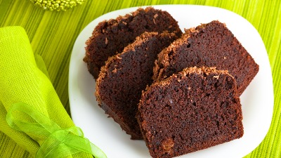 Čokoladni hleb sa urmama bez dodatog šećera: Novi viralni recept koji se pravi za pola sata