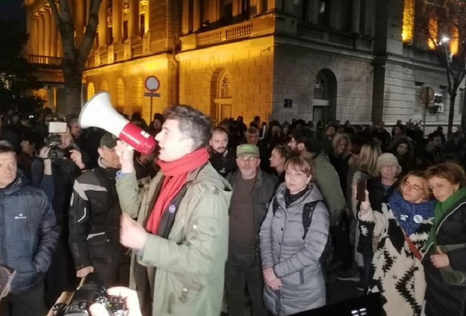 Protest ispred Republičke izborne komisije FOTO: Direktno.rs