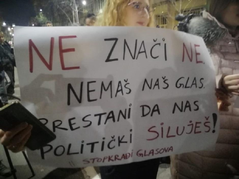 Poruka za Aleksandra Vučića FOTO: Direktno.rs