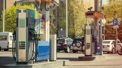 Drama na pumpi u Obrenovcu: Ukrao auto sa devojčicom unutra