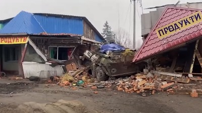 Rusi bombardovali školu, desetine mrtvih, ljudi pod ruševinama
