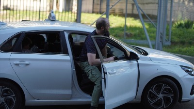 Prve slike Kostića posle izlaska iz pritvora (FOTO)