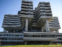 "Moždano je mrtav": Poznato u kakvom je stanju maloletnik (16) koji je PUCAO na babu i dedu