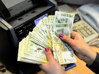 Srbija zadužena do guše: Dug prema bankama PREKO 4.000 MILIJARDI