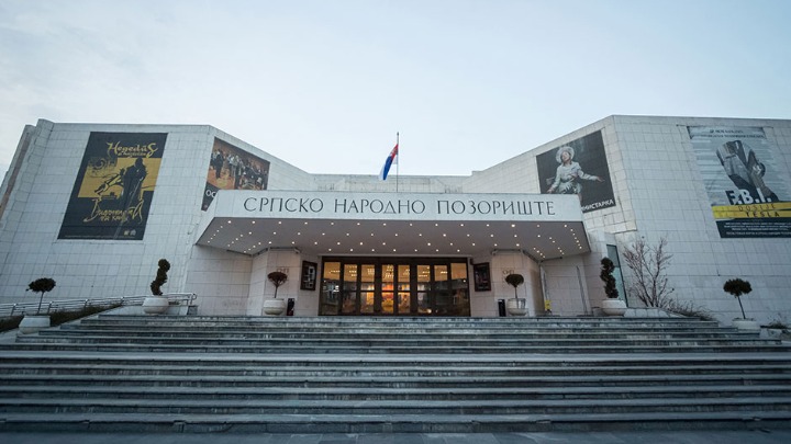 Kobre sprečile studenta da uđe u SNP, glumci se izvinili: "Vukašine, ovo je i tvoje pozorište" (VIDEO)