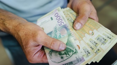 Prosečna plata u Sloveniji 1.449 evra, a gde smo mi?