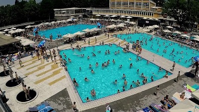 UŽAS na Zvezdari: Uhapšen manijak koji je fotografisao devojčice na bazenu!