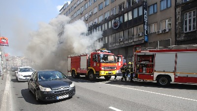 Stravične scene u NS: Zapalio se autobus (FOTO)