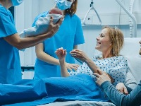 Kada se ova BEBA rodila, lekari nisu mogli da veruju kakvo joj je LICE! Fotka obišla svet, a ovako DANAS IZGLEDA 