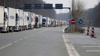 Kamioni na Batrovcima čekaju ČETIRI SATA