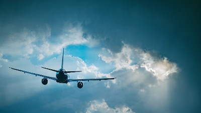 Kina poslala avione, NESTALI sa radara približavajući se Iranu