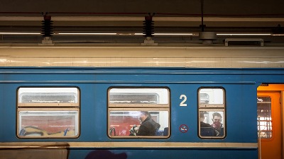 Putnički voz TRI SATA zaglavljen u tunelu kod stanice "Vukov spomenik"
