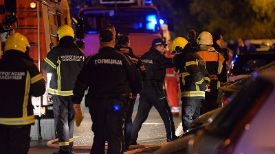 Veliki požar zahvatio stan, čovek teško povređen (FOTO)