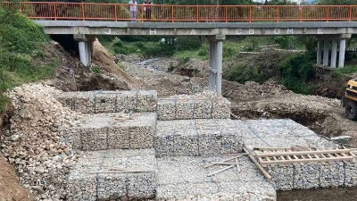 Firma nezakonito vadi pesak zbog izgradnje MHE Firma nezakonito vadi pesak zbog izgradnje MHE