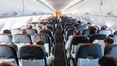 Drama u avionu: Putnici krvarili iz usta i ušiju (FOTO)