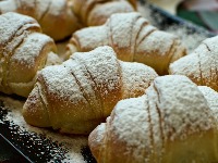 Prhke kiflice sa svinjskom mašću: Magija ukusa pravo iz bakine kuhinje