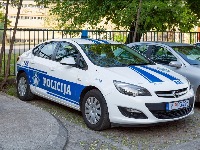 Lažni policajac iz Budve povredio maloletnika iz Srbije